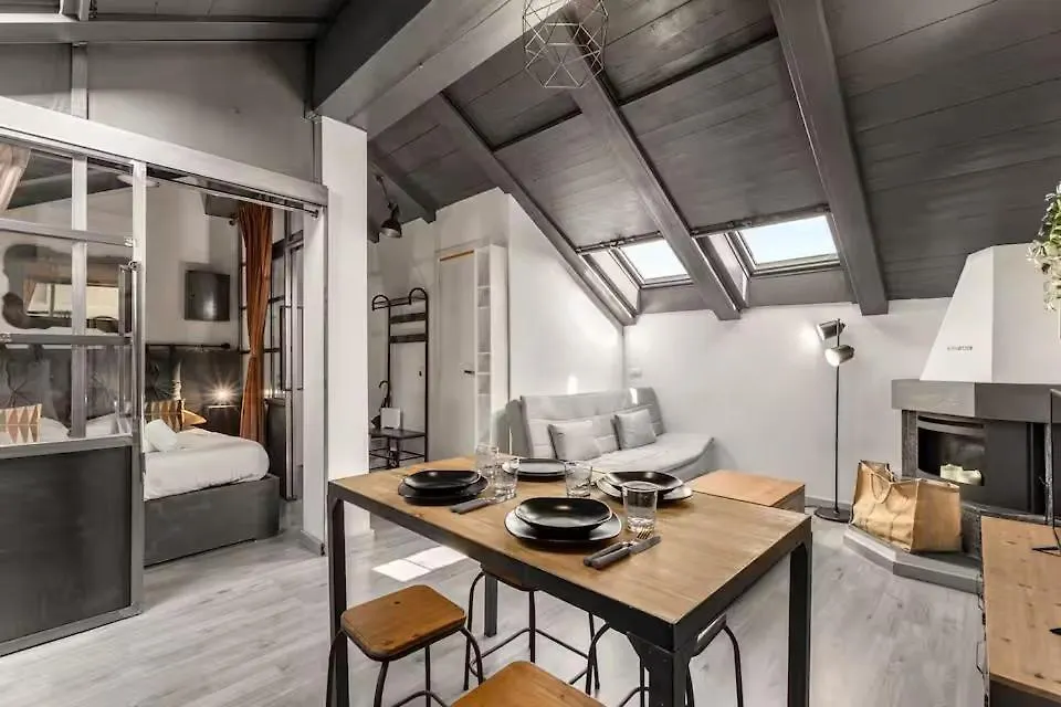 Appartamento Readhostprofile! Luxury Penthouse Near Duomo Milano