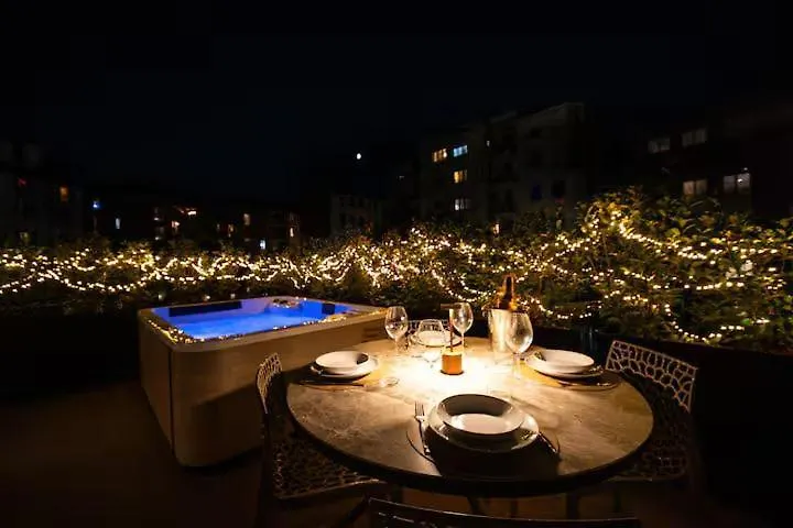 Appartamento Readhostprofile! Luxury Penthouse Near Duomo Milano