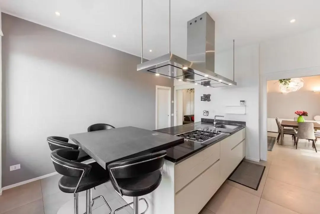 Appartamento Readhostprofile! Luxury Penthouse Near Duomo Milano