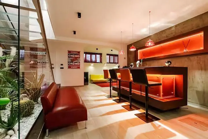 Appartamento Readhostprofile! Luxury Penthouse Near Duomo Milano 0*,  Italia