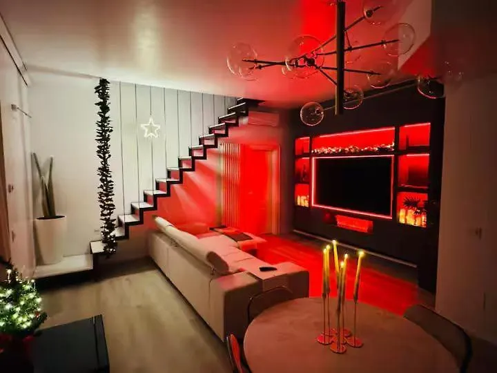 Appartamento Readhostprofile! Luxury Penthouse Near Duomo Milano 0*,  Italia