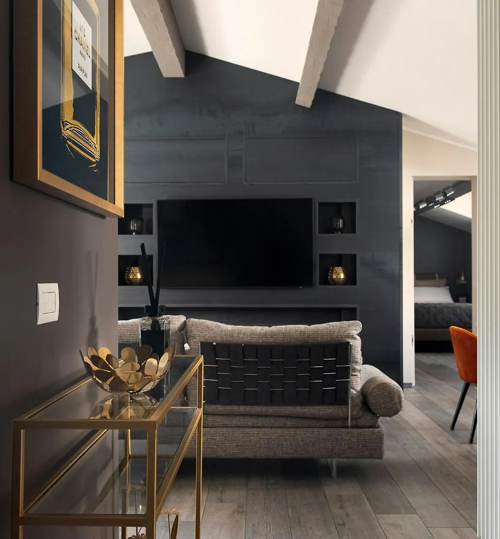 Appartamento Readhostprofile! Luxury Penthouse Near Duomo Milano