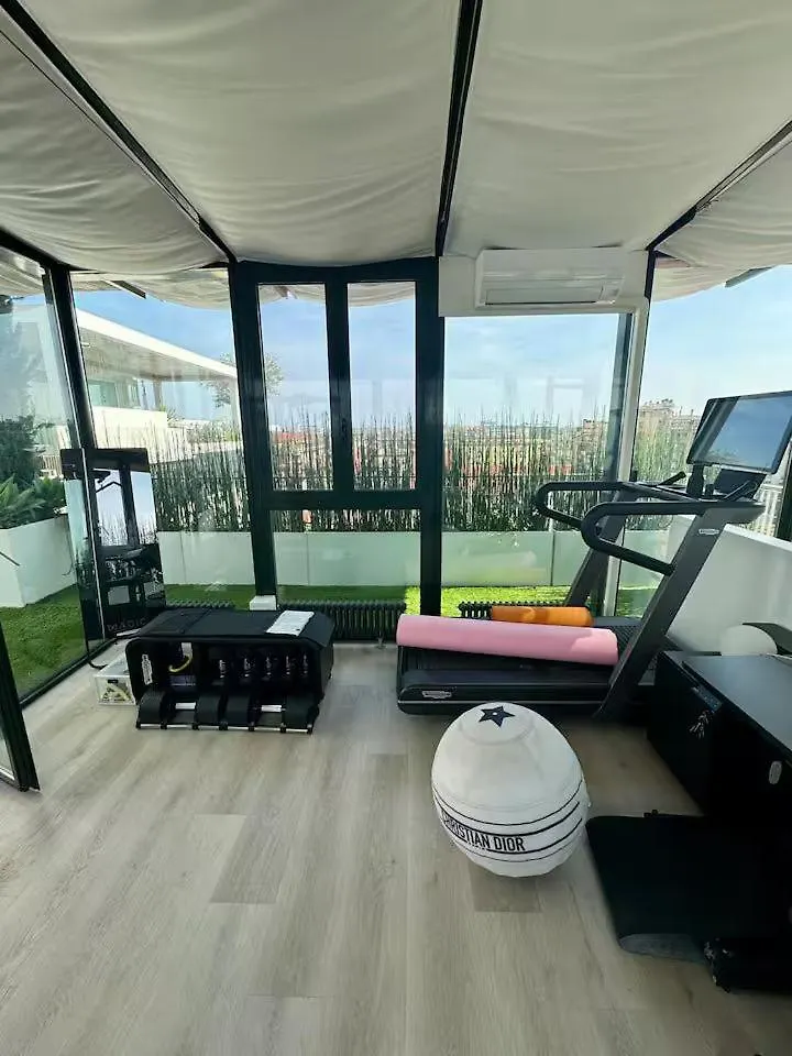 Readhostprofile! Luxury Penthouse Near Duomo Apartman Milánó Olaszország